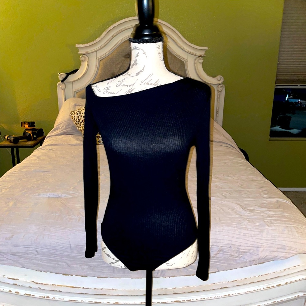 FASHION NOVA black bodysuit off the shoulder